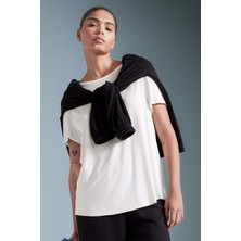 DeFacto Oversize Geniş Kalıp Bisiklet Yaka Sporcu Modal Kısa Kollu Tişört B5536AX24AU