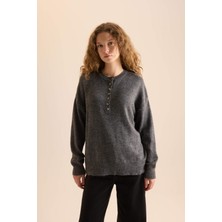 DeFacto Oversize Geniş Kalıp Düğmeli Yaka Triko Kazak D4913AXNS