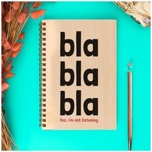 GK Creative Yes I 'am Not Listening Tasarımlı 8 cm x 12 cm Ölçülerinde Çizgisiz 48 Yaprak Ahşap Kapaklı Defter