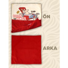 Ayoba Kırlent Kılıfı Cepli ve Baskılı 45 x 45  cm  Keeper Of The Remote/kumandanın Bekçisi