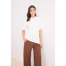 DeFacto %100 Pamuk Relax Fit Basic Kısa Kollu Nakışlı Tesettür Tişört Tunik E1948AX25SP