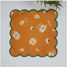 Decofav Hardal Zemin Papatya Desenli Nakış Kenar Kumaş Kokteyl Peçetesi 1 Adet