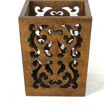 Eskitme Ahşap Oymalı Kova 23 x  x 23 x 27  cm .