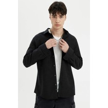 DeFacto Slim Fit Dar Kesim Pamuklu Basic Düz Uzun Kollu Siyah Gömlek A4644AX24AU
