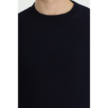 Bisiklet Yaka Slim Fit Dar Kesim Yünlü Desenli Triko Kazak