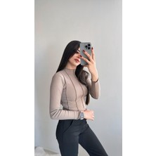 Mago Önü Dikişli Sütlü Kahve Bluz
