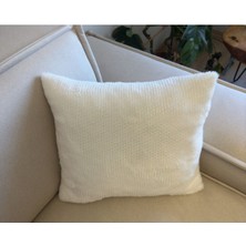 Perlasee Beyaz Pullu Peluş Dekoratif Yastık - Şık ve Modern Tasarım