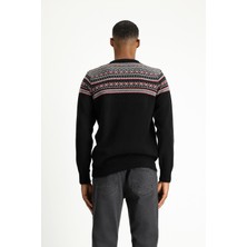 Bisiklet Yaka Slim Fit Dar Kesim Yünlü Desenli Triko Kazak