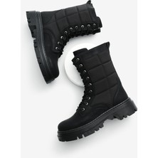 Kadın Siyah Mat Termo Taban Nakışlı Karo Desenli Bağcıklı ve Fermuarlı Bot