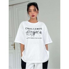 Mercoledi Beyaz Oversize T-Shirt Challenge Baskılı