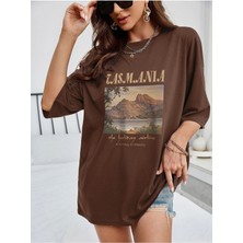 Mercoledi Tasmania Baskılı Kadın Oversize Kahverengi T-Shirt