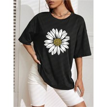 Papatya Baskılı Siyah Oversize T-Shirt Salaş Boyfirend