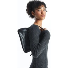 LC Waikiki Siyah Deri Görünümlü Kadın Kol Çantası