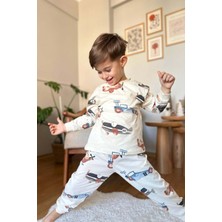 Riccotarz Erkek Çocuk Üzerinde Helikopter ve Araba Digital Baskılı Krem Pijama Takımı