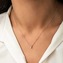 HS Demirci 925 Ayar Gümüş Rose 3 Boyutlu V Harf Kadın Gümüş Kolye