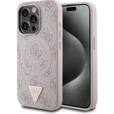 Guess Apple iPhone 15 Pro Kılıf Guess  Lisanslı Magsafe Şarj Özellikli Pu Üçgen Logo 4g Desenli Kapak Pembe