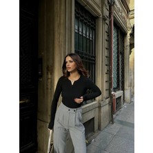 Ella Stylee Demir V Yaka Kadın Bluz – Şıklığın ve Konforun Birleşimi