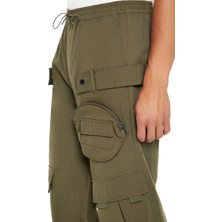 F21 3D Pocket Kargo Joggers