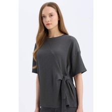 DeFacto Relax Fit Bisiklet Yaka Basic Düz Bürümcük Kısa Kollu Tişört D5446AX25SP