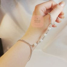 Crystal Atelier İnci Detaylı Şahmeran Bileklik, Kadın Bileklik Gümüş Rodyum Kaplama, İnci Şahmeran, Barok İncili Şahmeran, Gümüş Kaplama Sıralı İnci Model Şahmeran Bileklik, Kadın Bileklik