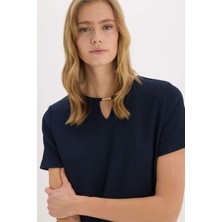 DeFacto Regular Fit Apaş Yaka Basic Düz Bürümcük Kısa Kollu Tişört E0325AX25SP