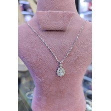 Moda Gümüş Evi 925 Ayar Gümüş Pırlanta Görünümlü Damla Taş Kadın Kolye