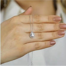 Moda Gümüş Evi 925 Ayar Gümüş Damla Tasarımlı Beyaz Zirkon Taşlı Kadın Kolye