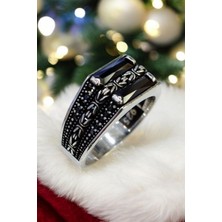 Moda Gümüş Evi Erkek Siyah Baget Taşlı Desenli 925 Ayar Gümüş Yüzük