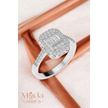 Moda Gümüş Evi 925 Ayar Gümüş Pırlanta Model Baget Taşlı Kadın Yüzük