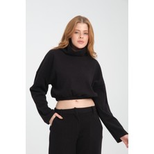 Pamuklu Boğazlı Crop Sweatshirt + Pamuklu Pantolon Takım