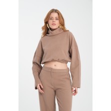 Pamuklu Boğazlı Crop Sweatshirt + Pamuklu Pantolon Takım