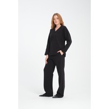 Kadın V Yaka Sweatshirt ve Pantolon Takımı - Rahat ve Şık Günlük Kullanım Için Ideal