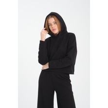 Kadın Kapüşonlu Sweatshirt ve Pantolon Takımı - Rahat, Şık ve Günlük Kullanım Için Ideal