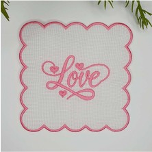 Decofav Pembe Love Yazılı Kalp Tasarımlı Nakışlı Kumaş Kokteyl Peçetesi 1 Adet
