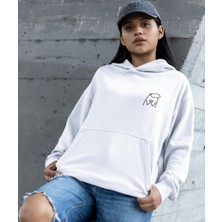 Terzili Giyin Kulağında Pembe Papatya Elleri ile Kalp Yapan Kara Kelem Emoji Kapüşonlu Sweatshirt Kadın