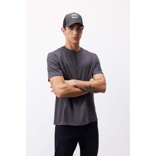 DeFacto %100 Pamuk New Regular Fit Bisiklet Yaka Basic Düz Kısa Kollu Tişört V7699AZ25SP