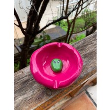 El Yapımı Seramik Uzaylı Pembe Küllük