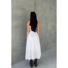 Seda Yalçın Atelier Beyaz Piliseli Midi Boy Saten Etek