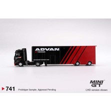 MİNİGT MERCEDES BENZ ACTROS W/RACING TRANSPORTER ADVAN