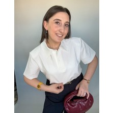 Begüm Akman Polo Yaka Omzu Vatkalı Bluz