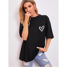 Minimal Kalp Baskılı Siyah Oversize T-Shirt