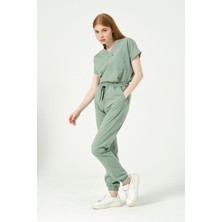 Pratik Medikal Çağla Yeşili Likralı Scrubs Jogger Paça Doktor Hemşire Forması Yarasa Kol Takım Unisex