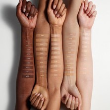 Fenty Beauty Pro Filt'r Soft Matte Longwear - Uzun Süre Kalıcı Fondöten   210 (32 ml)