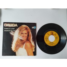 Dalida – Femme Est La Nuit-Amoureuse De La VIE-1976 Fransa Basım 45 Lik Plak