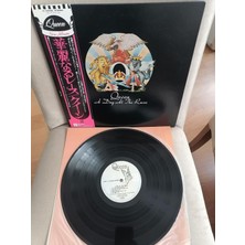Queen - A Day At The Races - 1976 Japonya Basım - Nadir 33 Lük Lp Plak Albüm - Obi’li 2. El