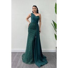 Simli Saten Kumaş Şal Detaylı Abiye Elbise - Zümrüt Yeşil