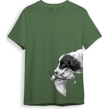 Hunter Avcılık Baskılı Av Köpeği Ağzında Çulluk Yan Detay Bakılı %100 Pamuk Regular Fit T-Shirt