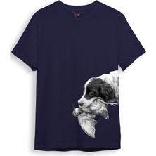 Hunter Avcılık Baskılı Av Köpeği Ağzında Çulluk Yan Detay Bakılı %100 Pamuk Regular Fit T-Shirt