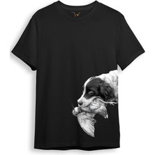 Hunter Avcılık Baskılı Av Köpeği Ağzında Çulluk Yan Detay Bakılı %100 Pamuk Regular Fit T-Shirt