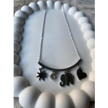 Deniz Erkul Jewelry Çelik Silver Tasarım Şerit Üzerinde Fil Kalp Yıldız ve Tektaş Sallantılı Kolye 45 cm